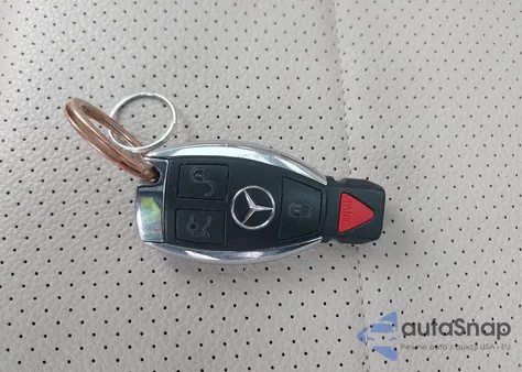 2016 Mercedes-Benz C 300 4Matic z USA, uszkodzony, nr VIN WDDWF4KB5GR126591